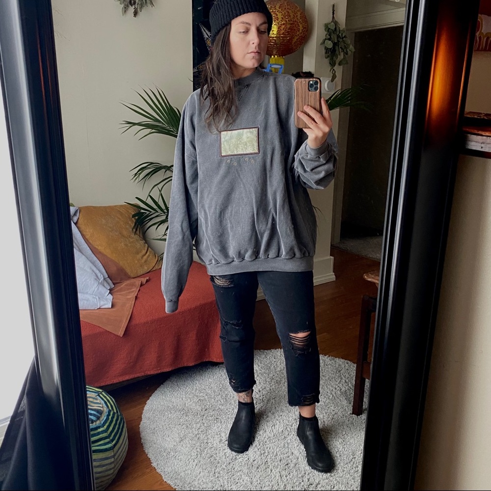 Oversized grey buck sweatshirt